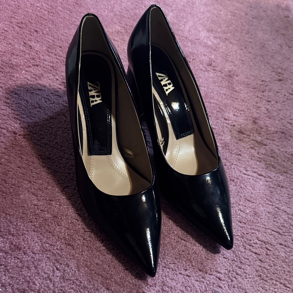 Zara Women's Glossy Black Heels